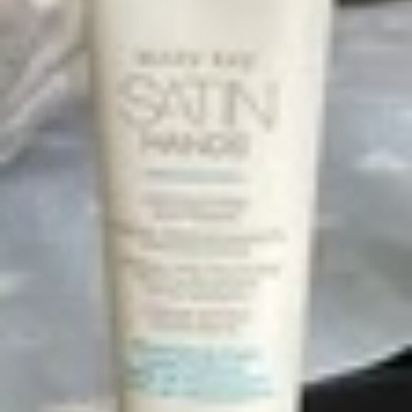 Mary Kay White Tea & Citrus Satin Hands® Pampering Set - Picture 6 of 6